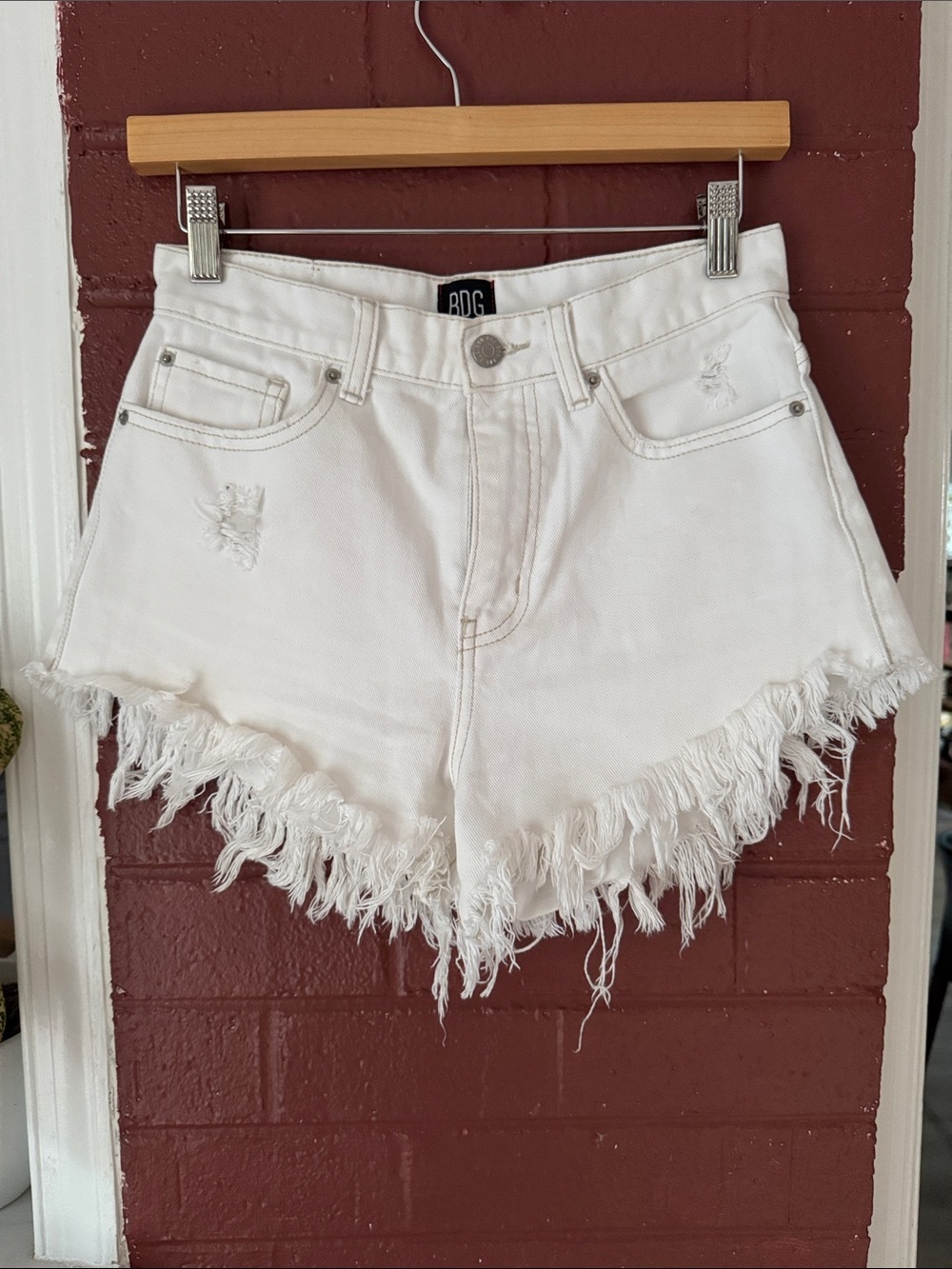 Urban Outfitters BDG White High Rise Cheeky Denim Frayed Hem Shorts Size 26